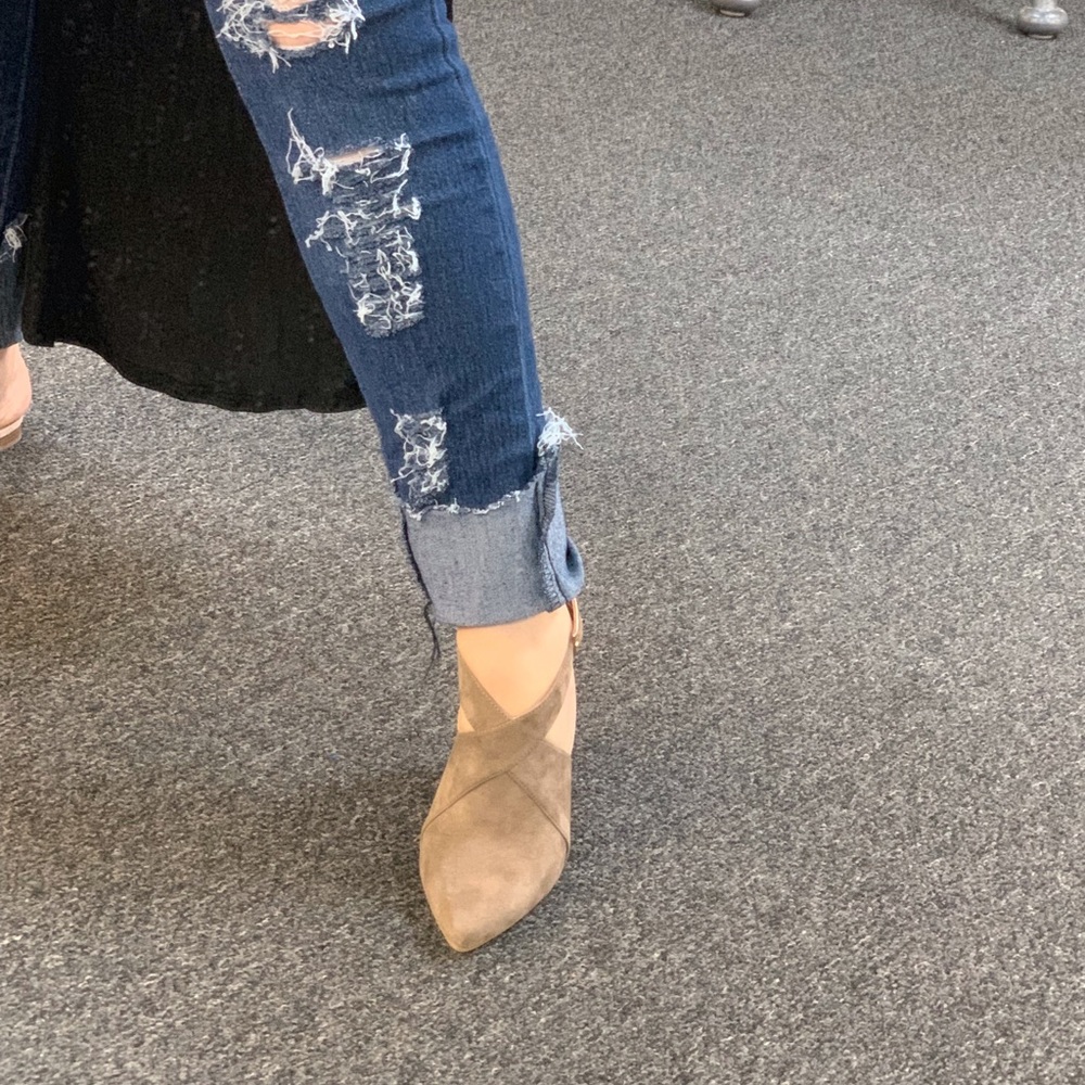 Super cute shoes great for this season - Picture 2 of 3